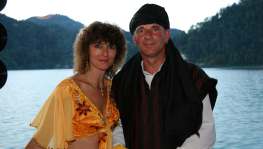 hier sollte ein Bild von Samira und El Shamaa bei Pirnis Plattenkiste am Wolfgangsee sein